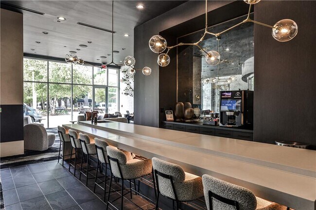 Building Photo - 3324 Peachtree Rd NE