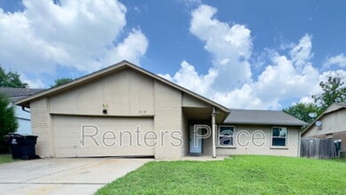 Building Photo - 212 E Austin St