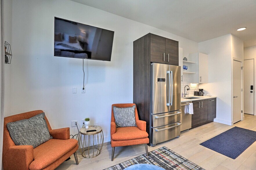 Building Photo - 2530 Lawrence St