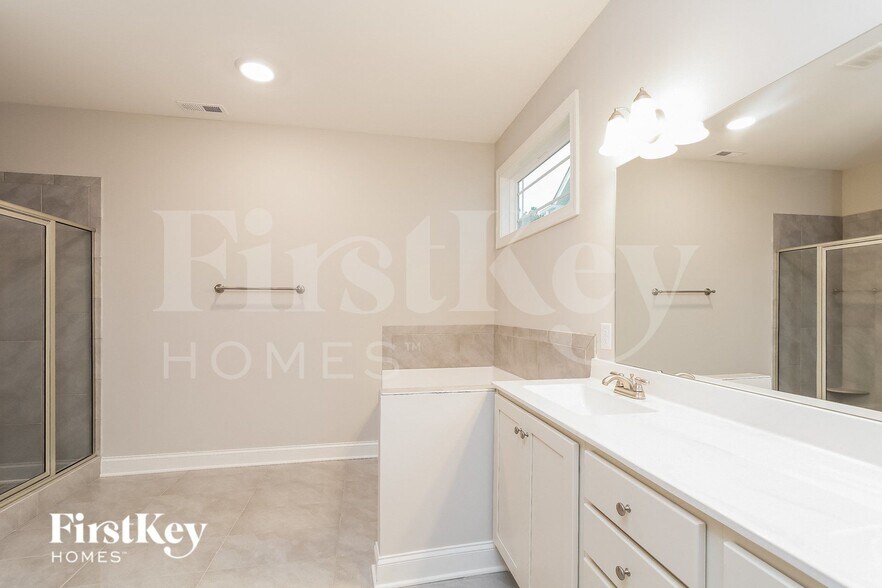 Building Photo - 116 Unique Pl