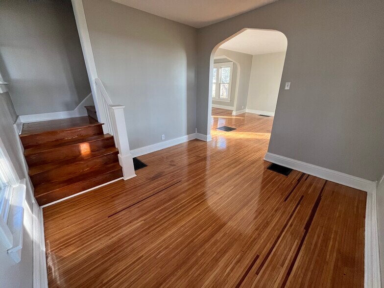 Building Photo - 14044 Strawn Rd