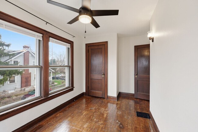 Building Photo - E Markison Ave