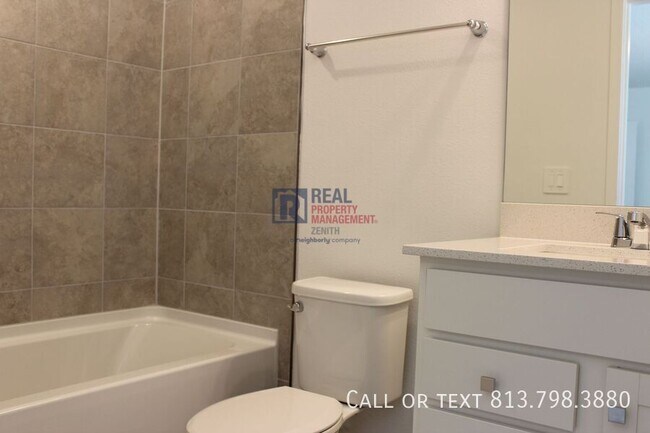 Building Photo - 11225 Sycamore Glen Loop