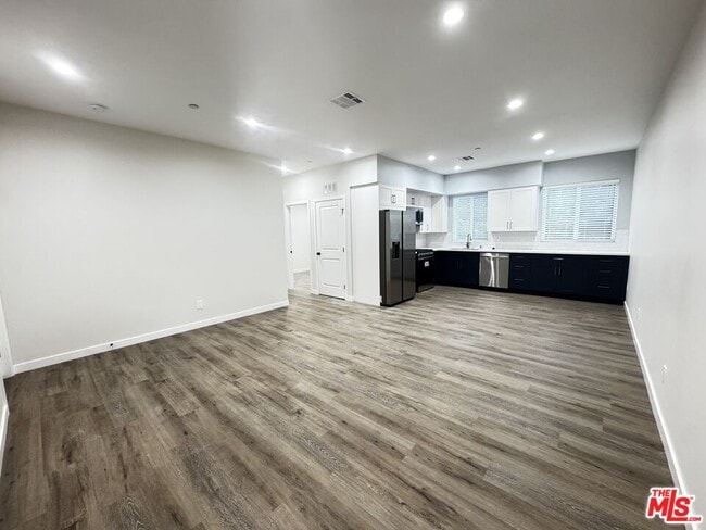 Building Photo - 5637 Homeside Ave