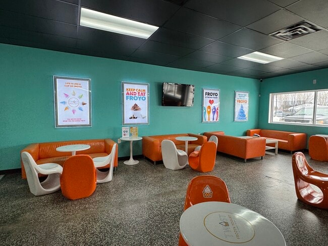 Building Photo - Twist Frozen Yogurt Oscoda