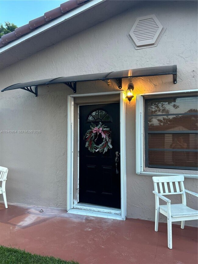 Building Photo - 1045 SW 122nd Ct