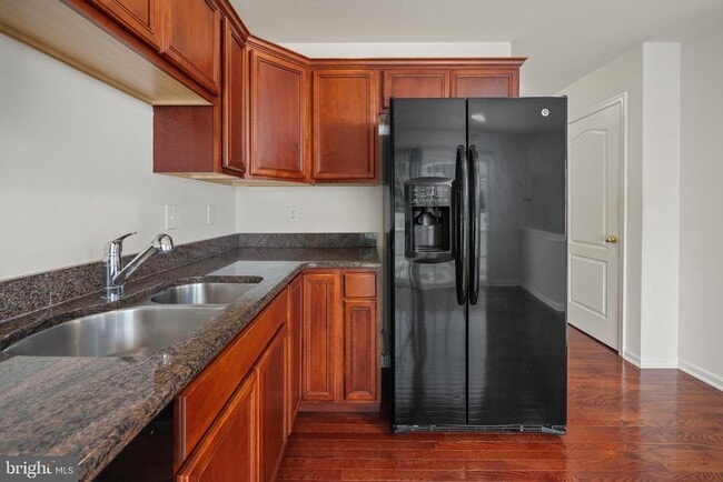 Building Photo - 4165 Bunker Hill Dr S