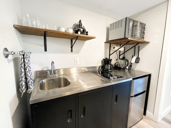 Building Photo - 1 BED 1 BATH CONDO OCEAN AND MARSH VIEWS - NOW AVAILABLE YEAR ROUND