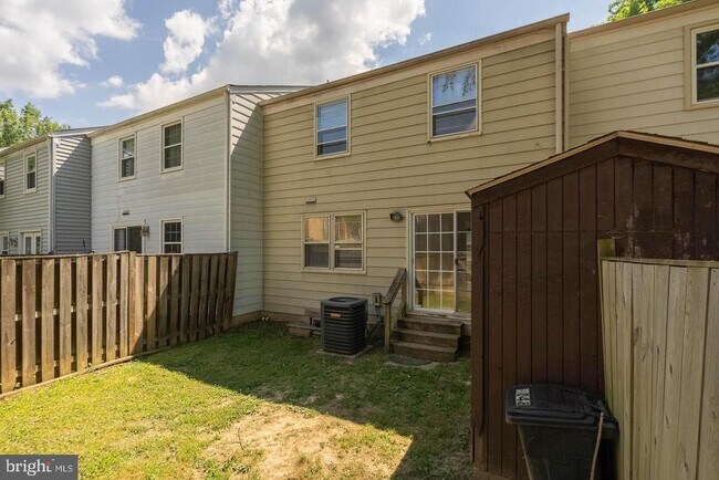 Building Photo - 3048 Silent Valley Dr