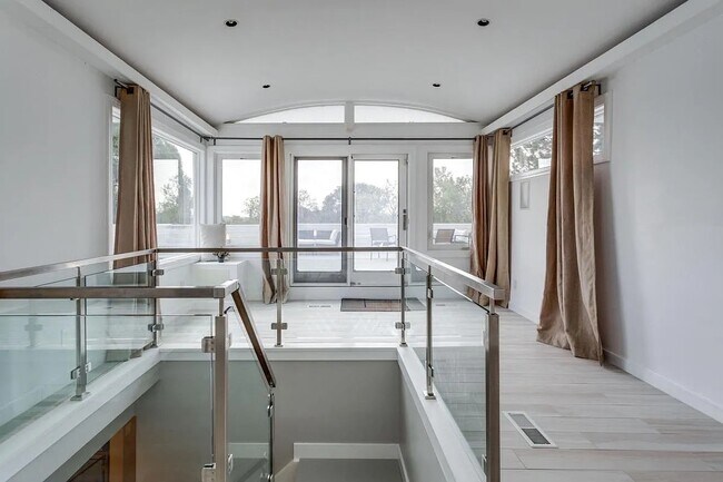 Building Photo - 4611 Charleston Terrace NW