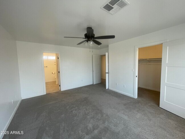 Building Photo - 8844 W Greer Ave