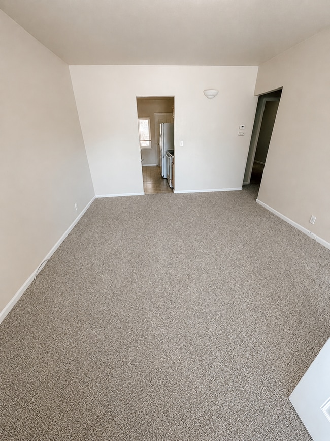 Building Photo - 2/1 Home in Livermore Available Now!