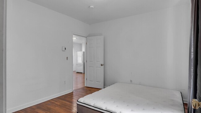 Building Photo - 1442 Main St