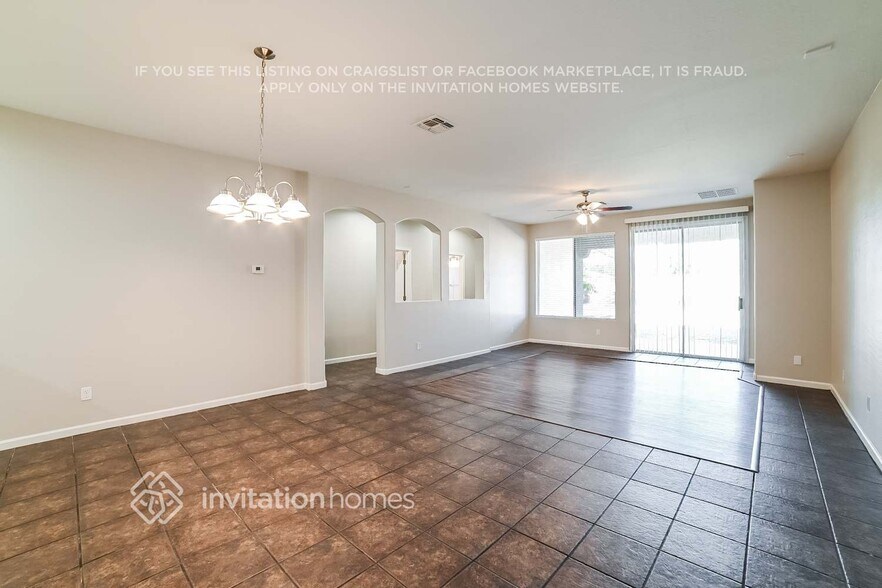 Building Photo - 1648 S 174th Ln