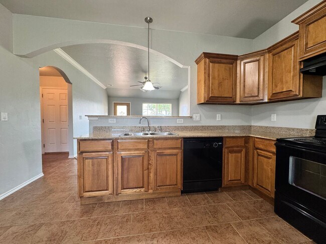 Building Photo - 3 Bedroom Home in Piedmont with ALL APPLIA...