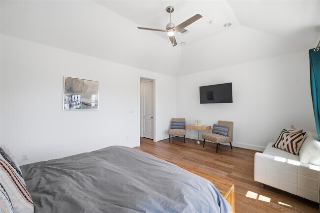 Building Photo - 707 Bringhurst St