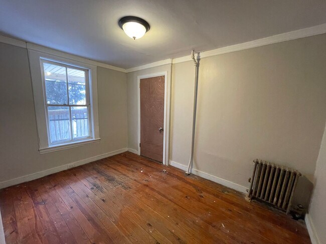 Building Photo - 147 Dewey Ave