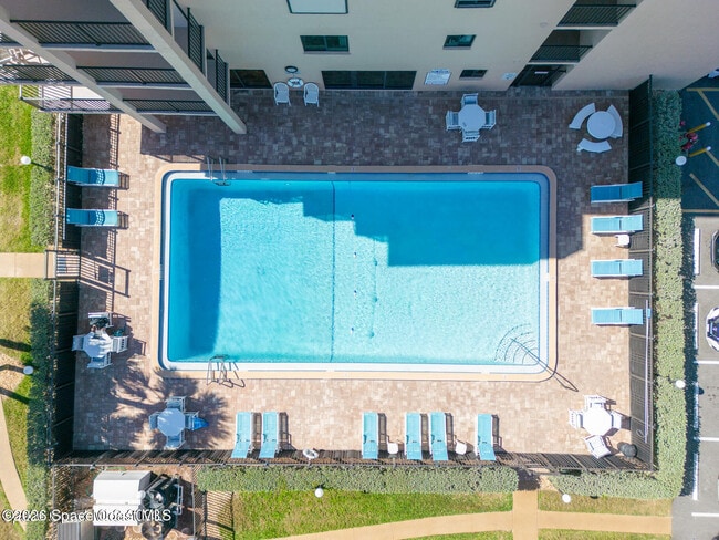 Building Photo - 8494 Ridgewood Ave