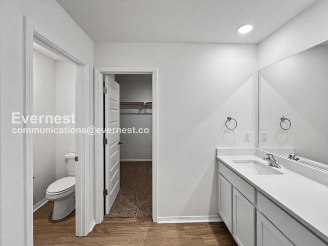 Building Photo - 1515 Ridgefield Cir