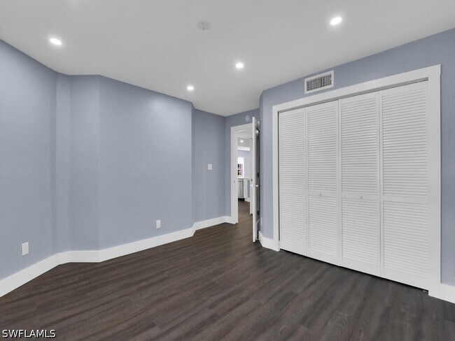 Building Photo - 1200 Misty Pines Cir