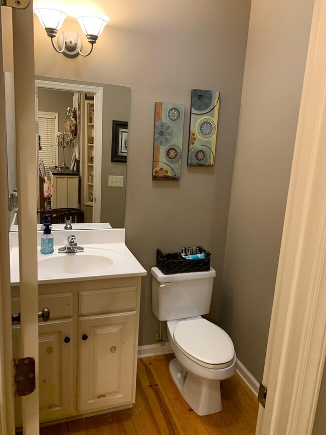 Building Photo - 103 Clary Ct