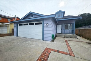 Building Photo - 7556 Thousand Oaks Dr