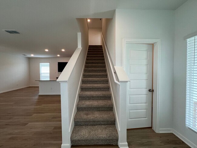 Building Photo - Beautiful 4/2.5 home in Hannah Heights