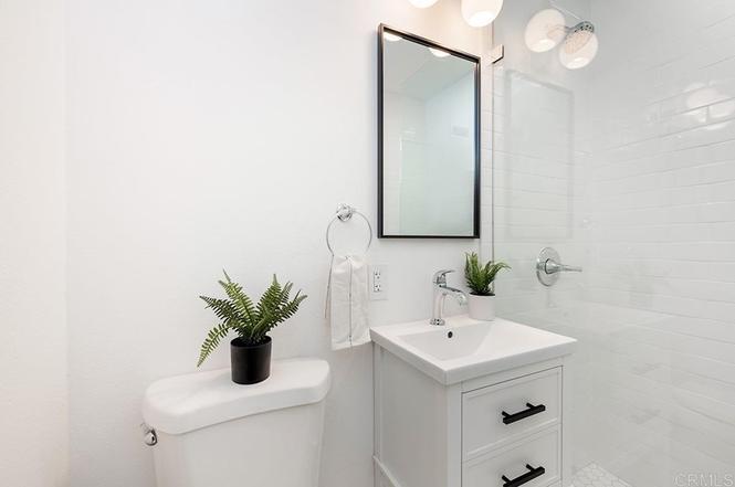 Building Photo - 8715 Potrero St