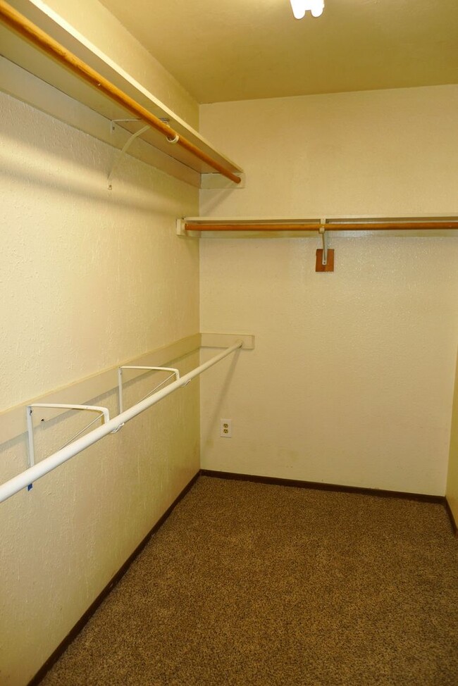 Building Photo - Rental Availalble