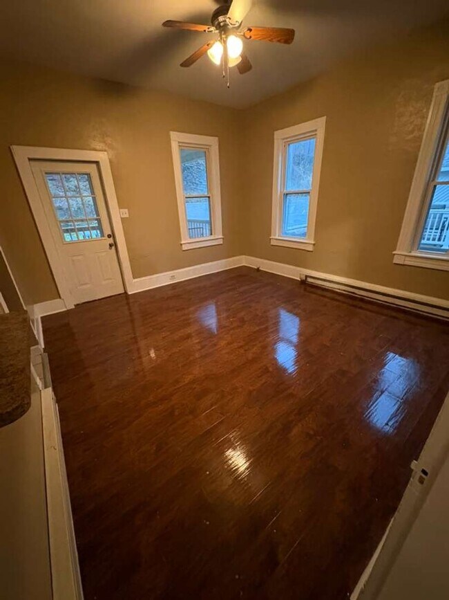 Building Photo - 552-554 North Main Street ARCHBALD