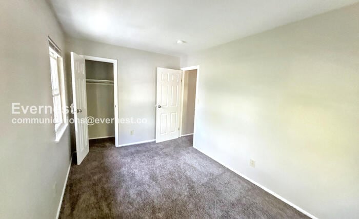 Building Photo - 2143 Wadsworth Dr