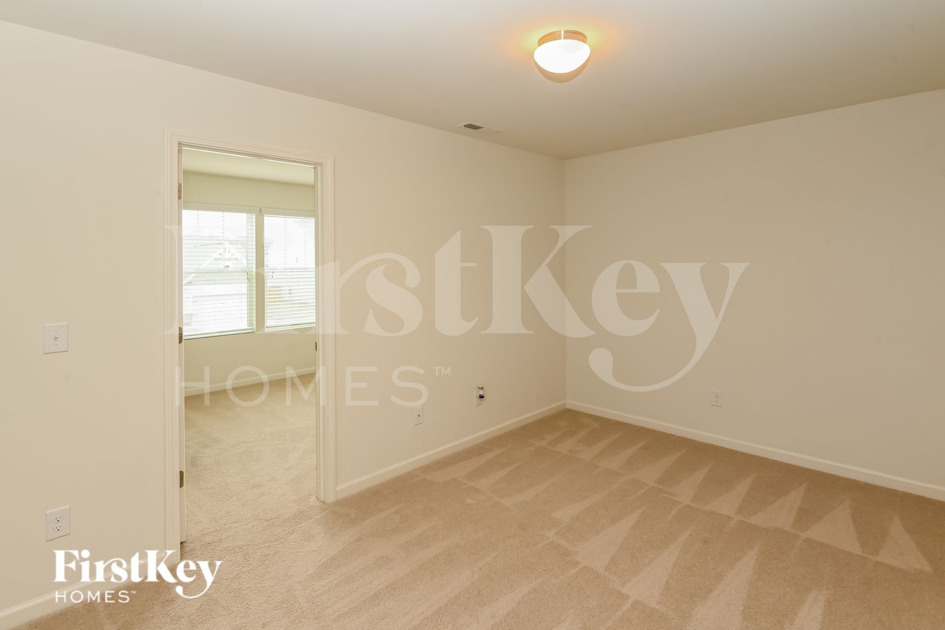 Building Photo - 153 Hidden Lakes Rd