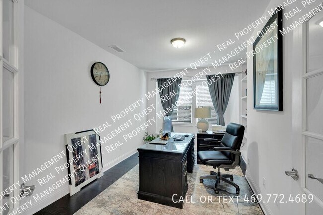 Building Photo - 1767 Shumard St