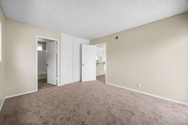 Building Photo - 2666 N Bourbon St