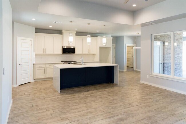 Building Photo - 306 Kirks Holw