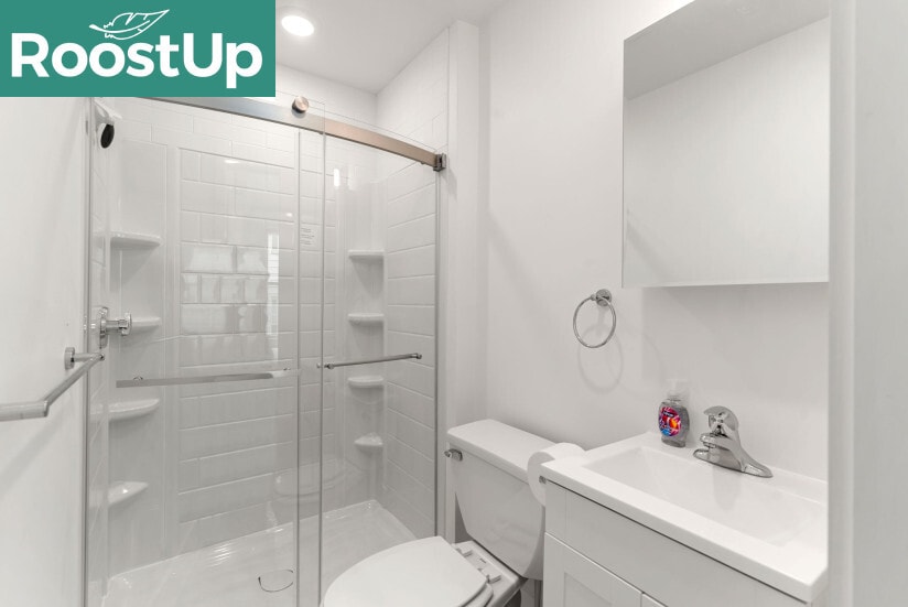 Building Photo - Furnished private bedroom with private ens...