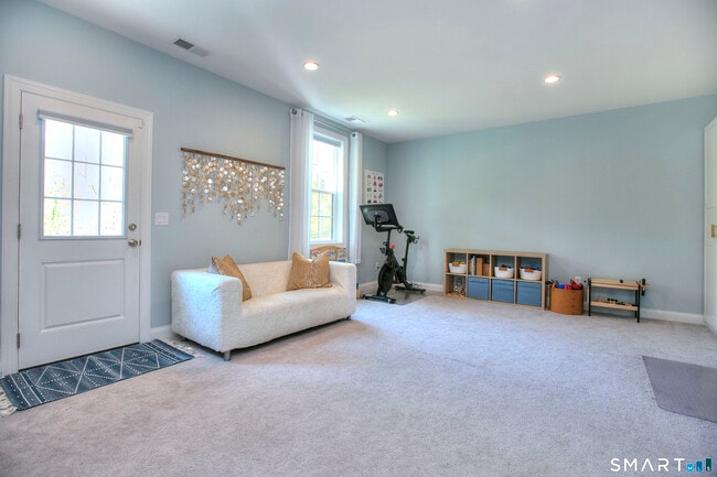 Building Photo - 89 Brentwood Cir