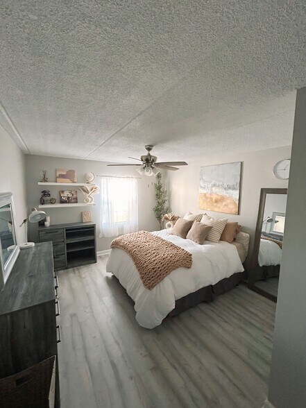 Building Photo - 5304 W Kennedy Blvd