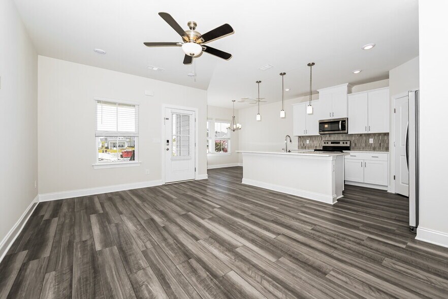 Building Photo - 1604 Espy Aly