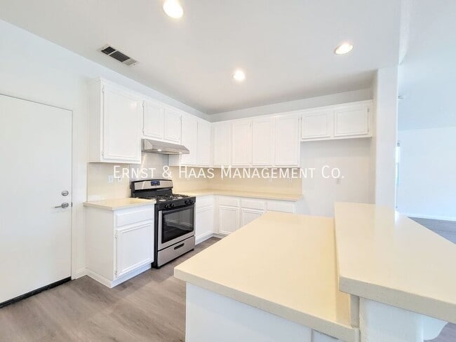 Building Photo - 17528 Yellowwood Way