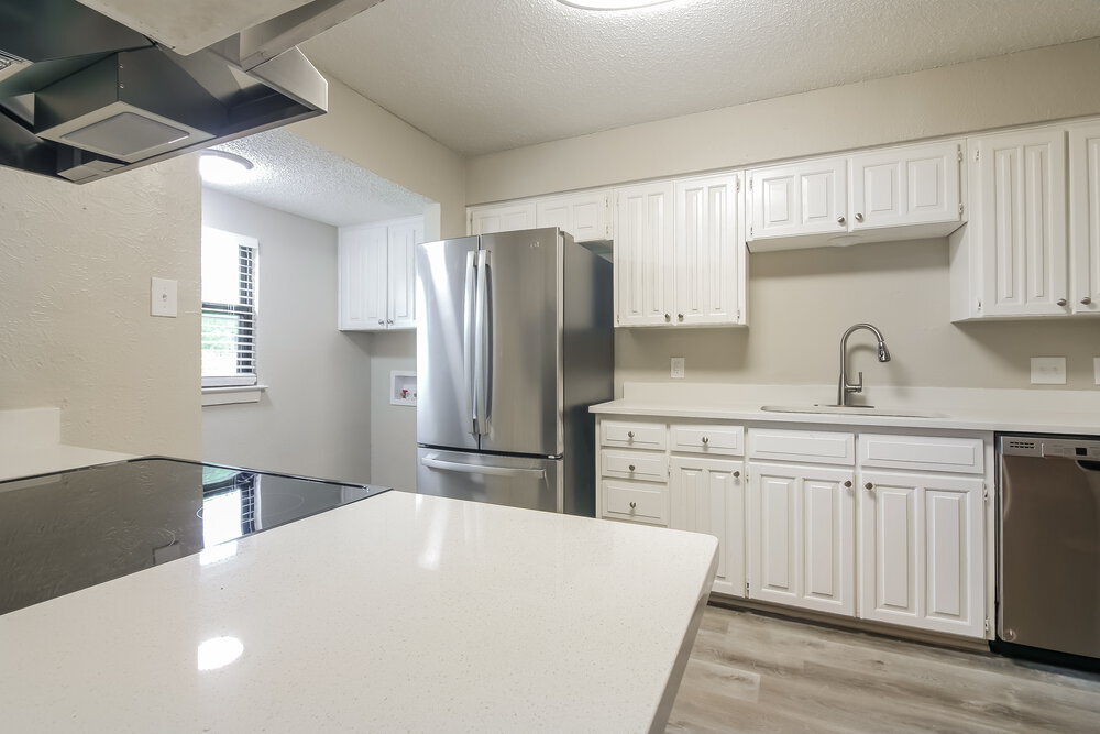 Building Photo - 933 Lemontree Dr