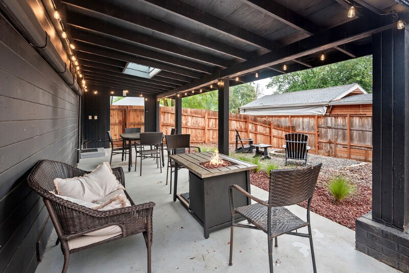 Building Photo - 14004 SE River Rd