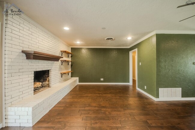 Building Photo - 6714 Kit Carson Trail