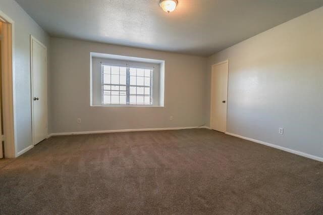 Building Photo - 5725 Townhouse Ln