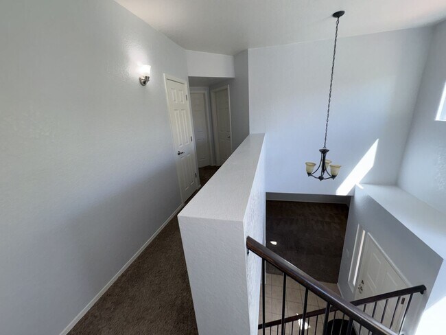 Building Photo - Beautiful eastside location