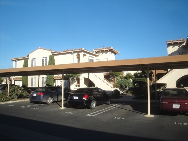 Building Photo - 3 Bedroom Condo in Sunrise Hills