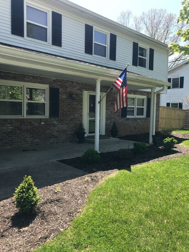 Primary Photo - Well-Appointed East-Side Home with Exceptional Living Space in Sycamore Knolls