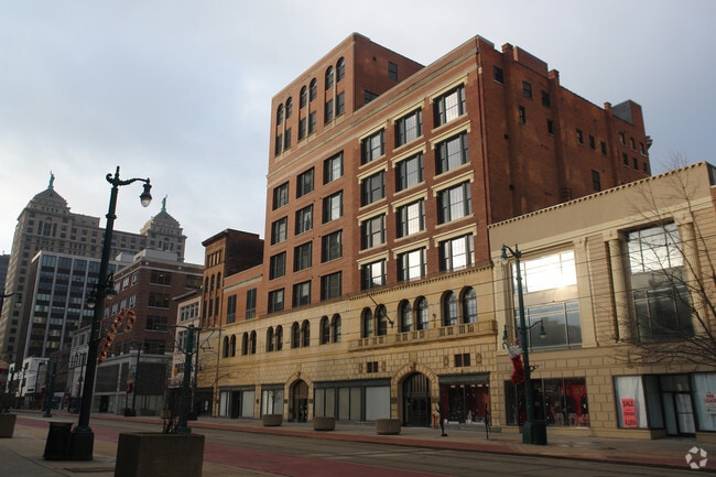 Building Photo - The Belesario