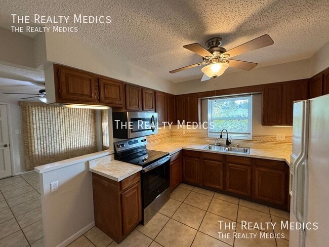 Building Photo - 218 Temple Cir