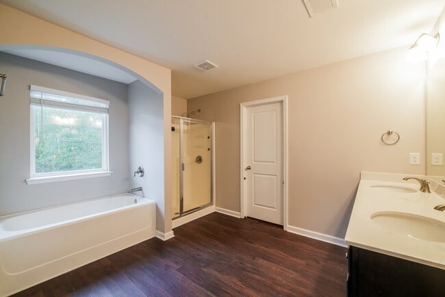 Building Photo - 4025 Tarnwood Pl